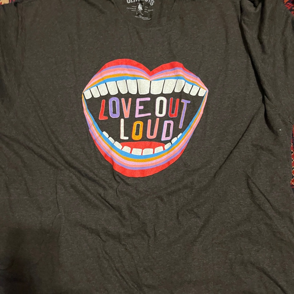 Oliver & Otis 3xl tee. Black. Graphic.